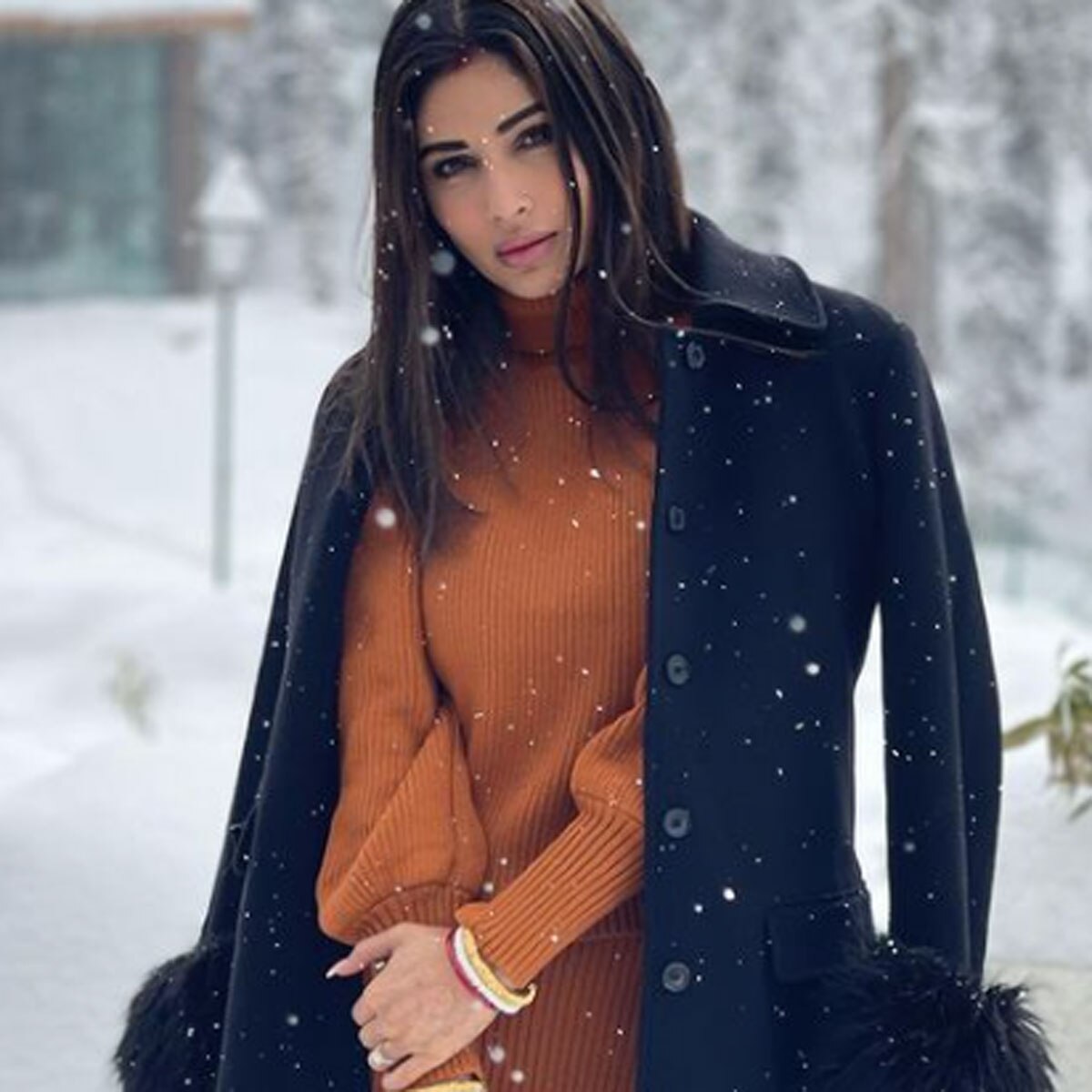 मौनी रॉय