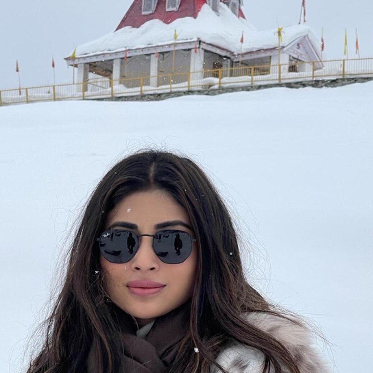 मौनी रॉय 