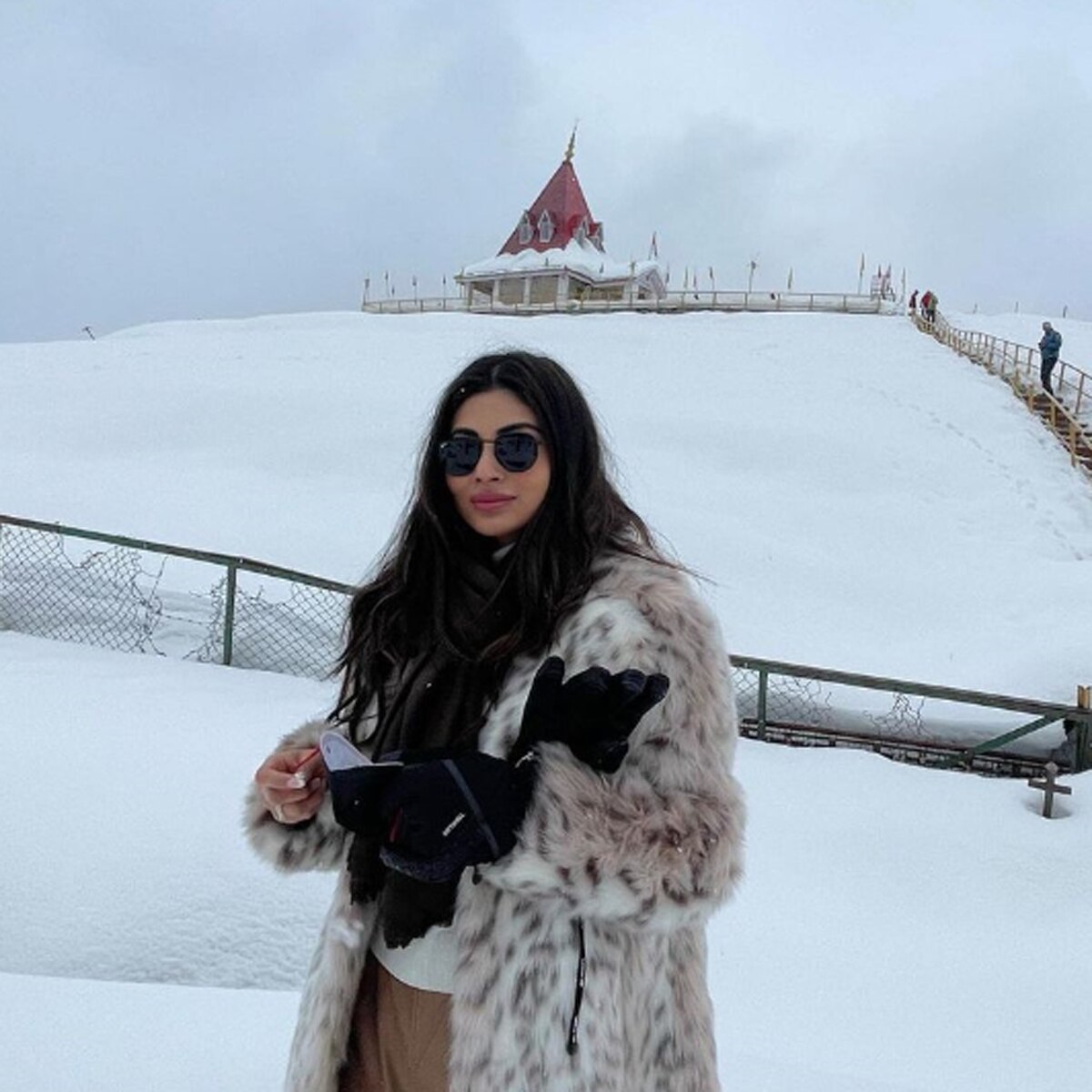 मौनी रॉय 