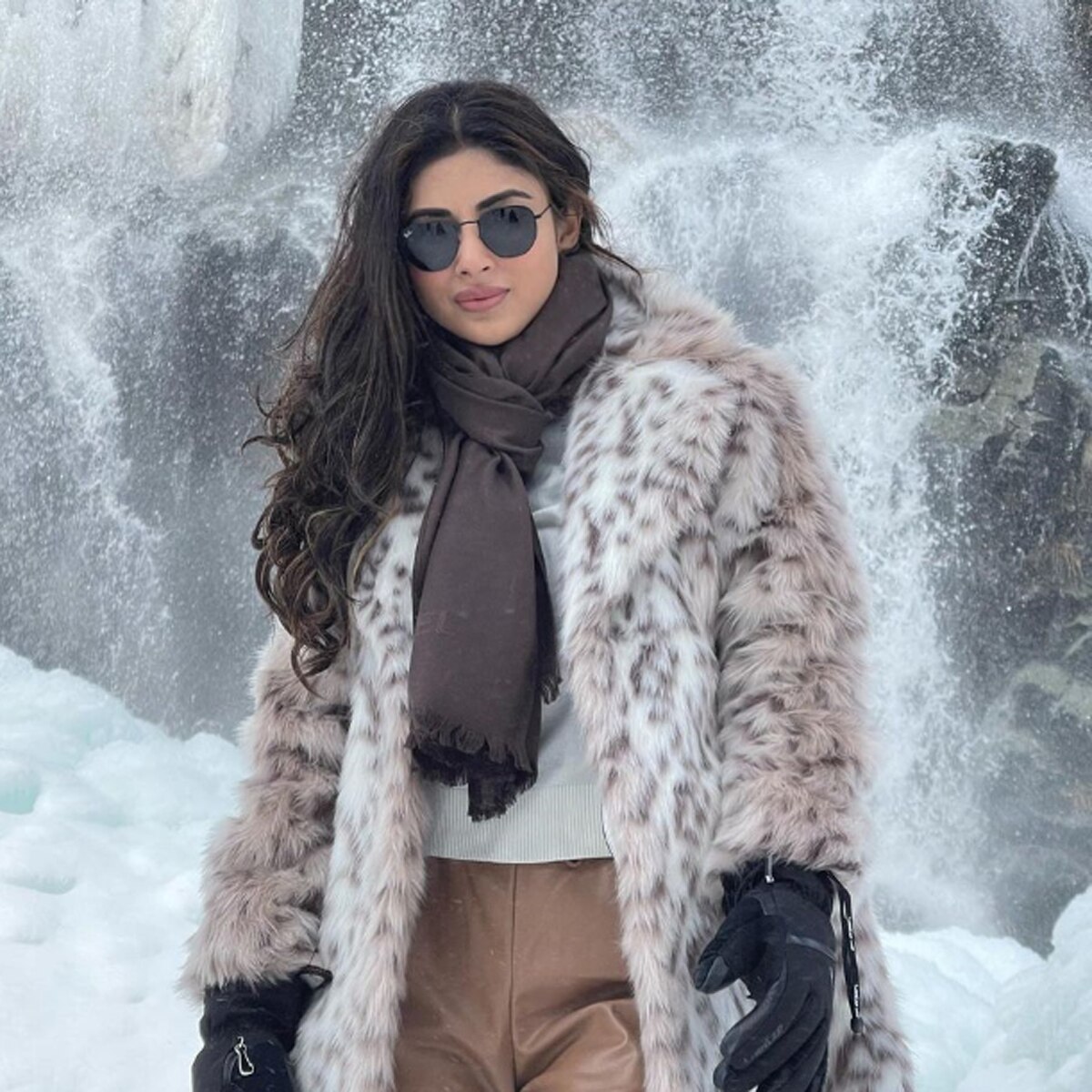 मौनी रॉय 