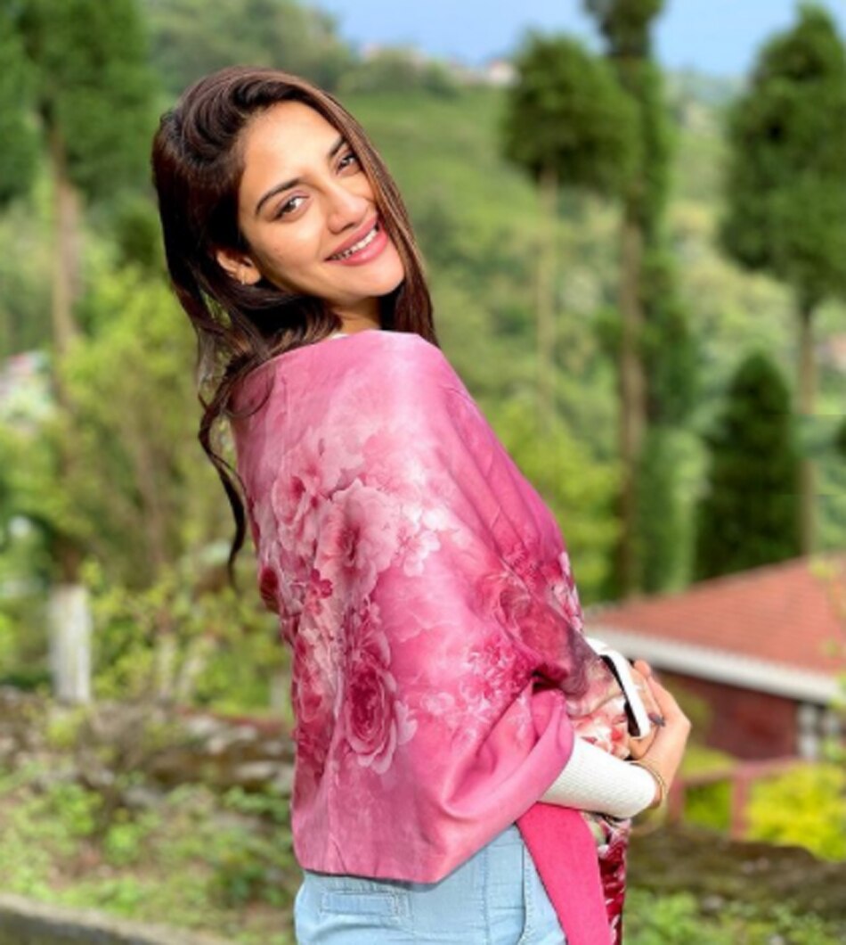  नुसरत जहां