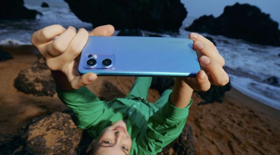  Oppo Reno7 