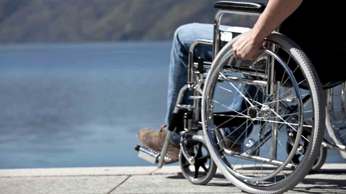 paralyzed men implant spinal cord