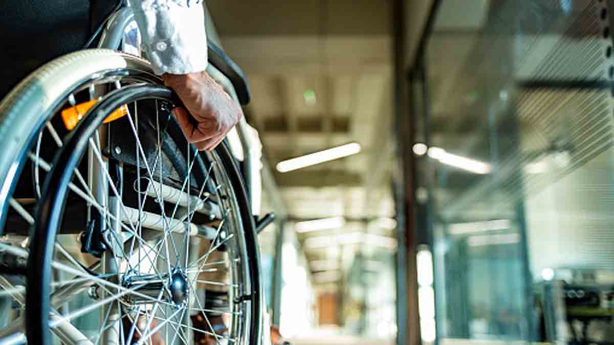 paralyzed men implant spinal cord