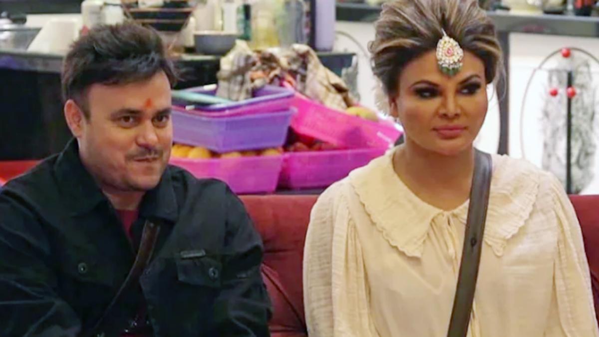 Rakhi Sawant Shocking Statement: राखी सावंत की शादी में दरार! ड्रामा क्वीन का शॉकिंग बयान, 'हम कपल नहीं, अच्छे दोस्त हैं'