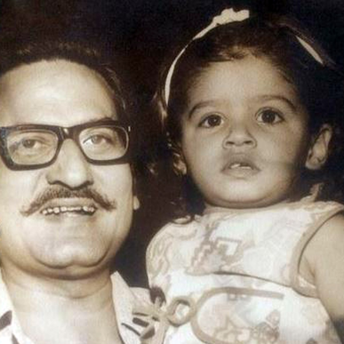 पिता संग रवीना टंडन