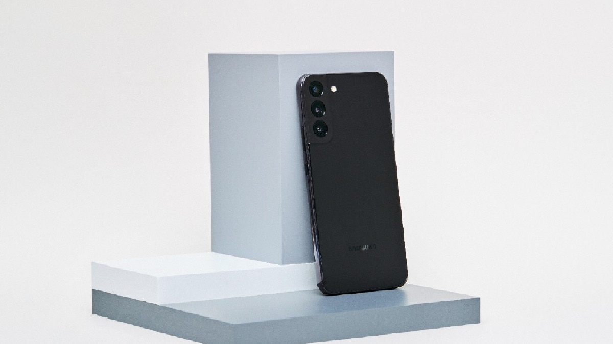 Samsung Galaxy S22 vs Galaxy S22 Plus