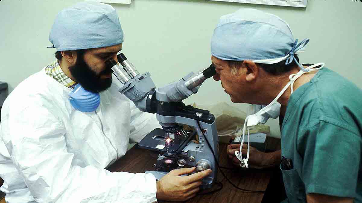 Scientists vs Spiritual Gurus