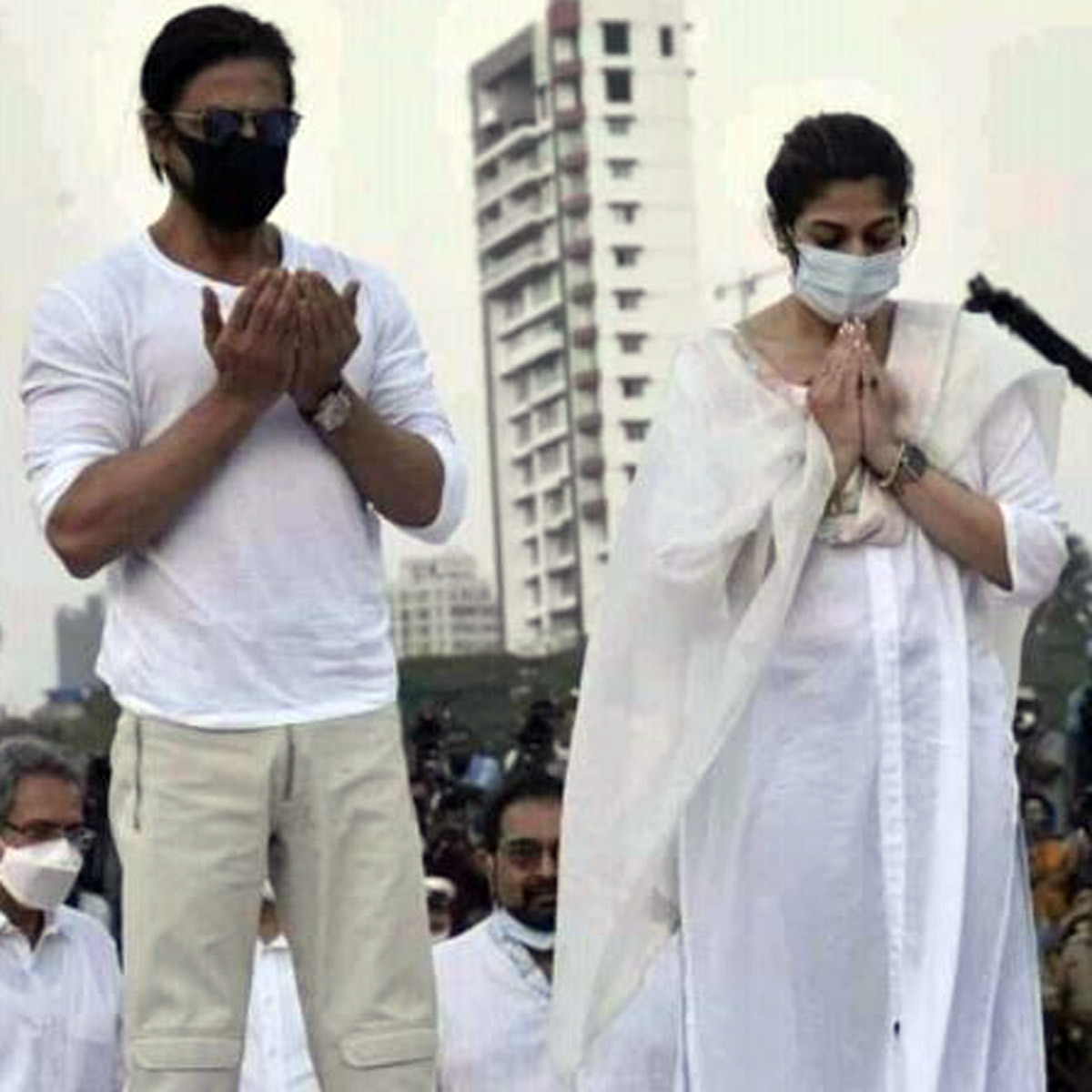 लता मंगेशकर का अंत‍िम संस्कार 