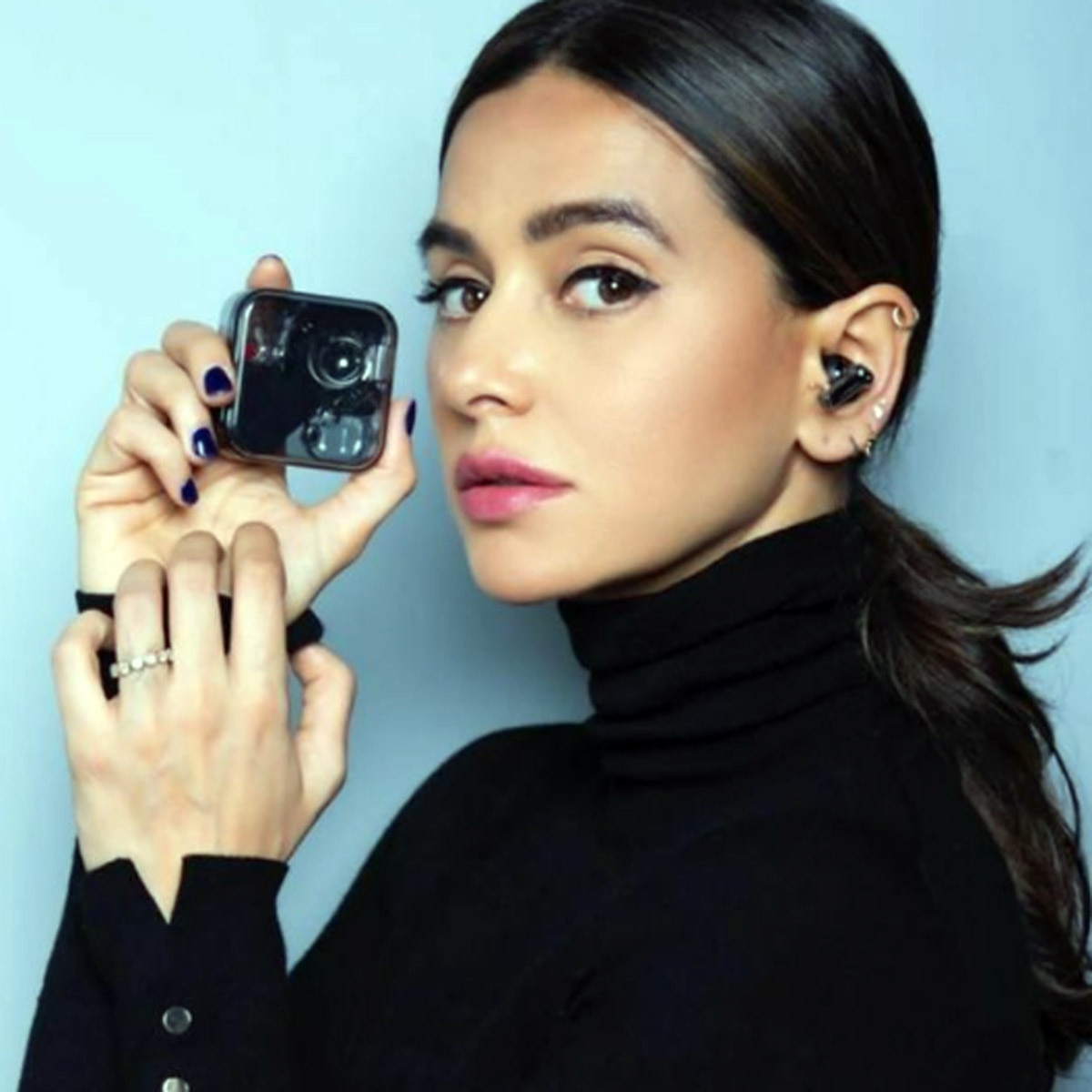 शिबानी दांडेकर 