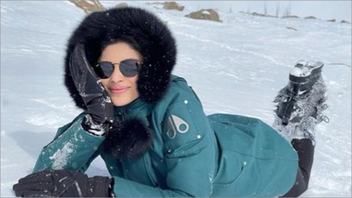 मौनी रॉय