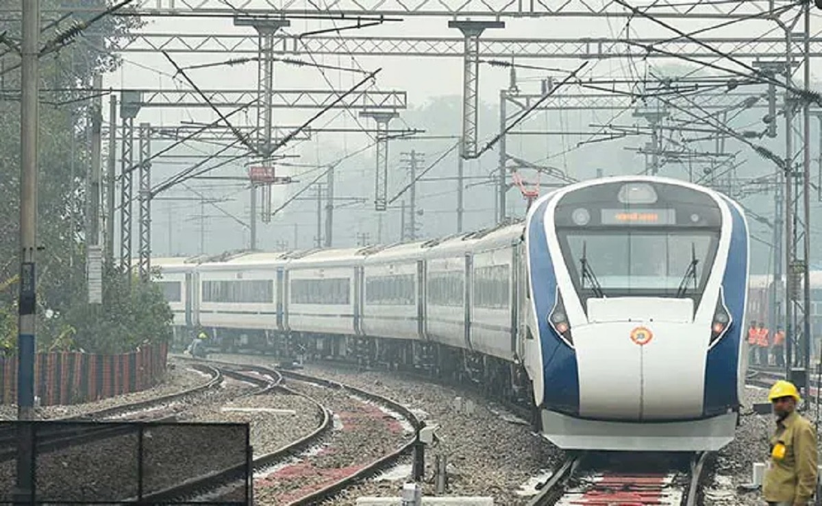 Vande Bharat Delhi to Varanasi