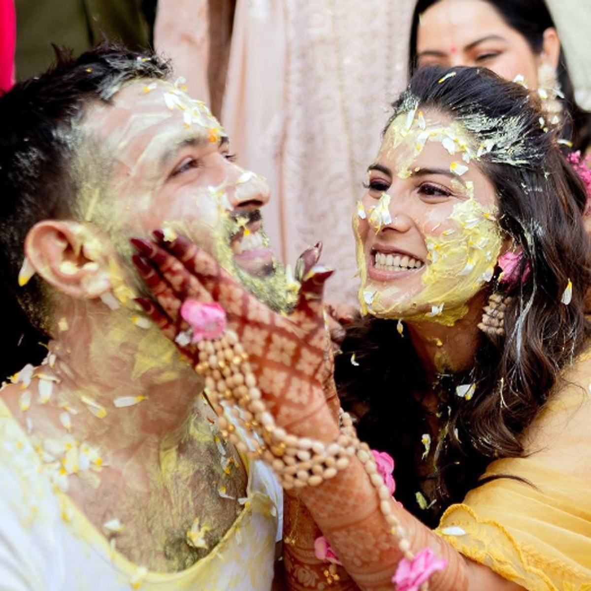 विक्रांत मैसी और शीतल ठाकुर