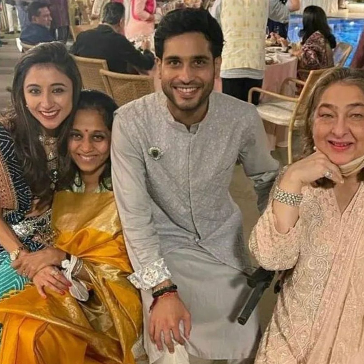 अनमोल अंबानी कृशा शाह