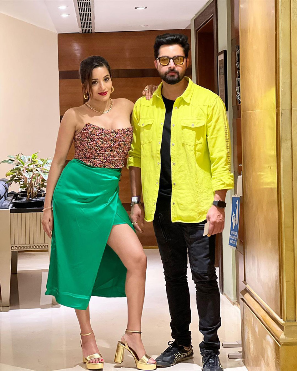 मोनालिसा और विक्रांत