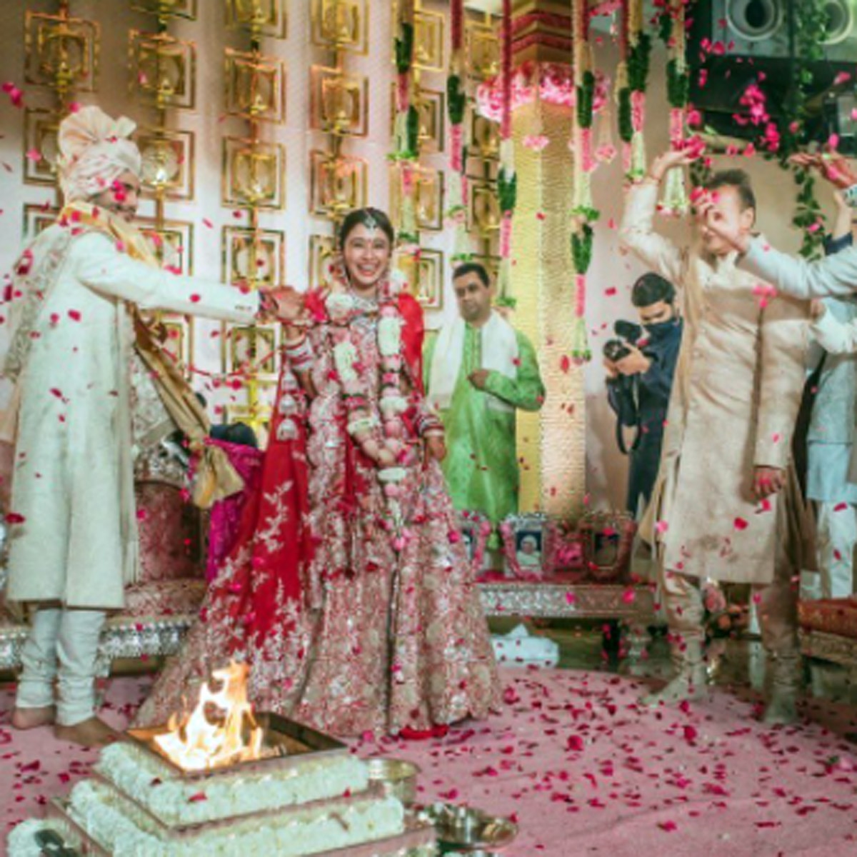 टीना अंबानी के बेटे की शादी