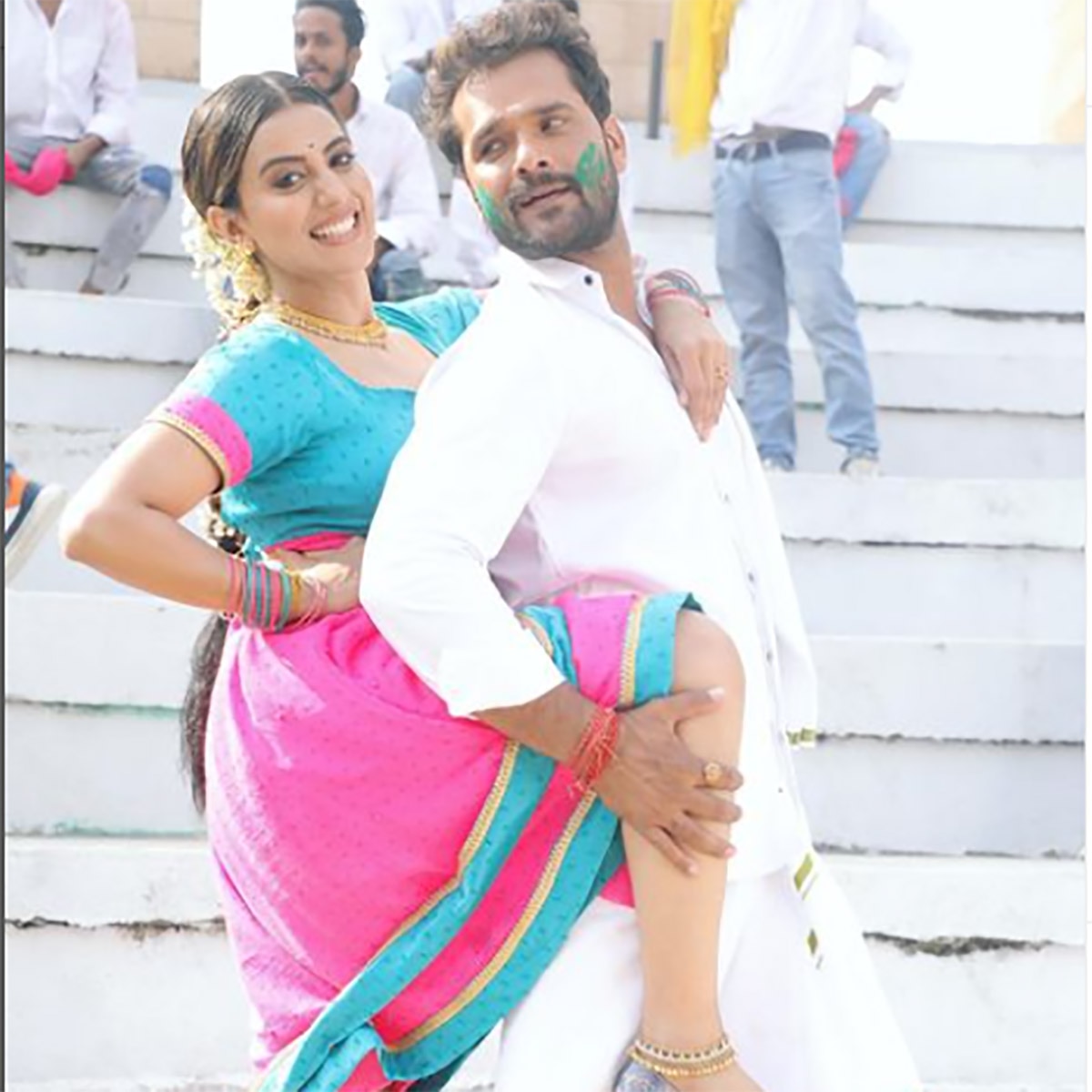 अक्षरा सिंह, खेसारी लाल यादव