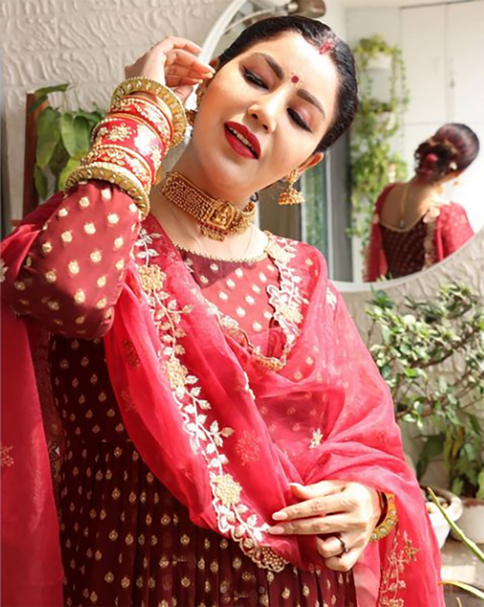  देबीना बनर्जी