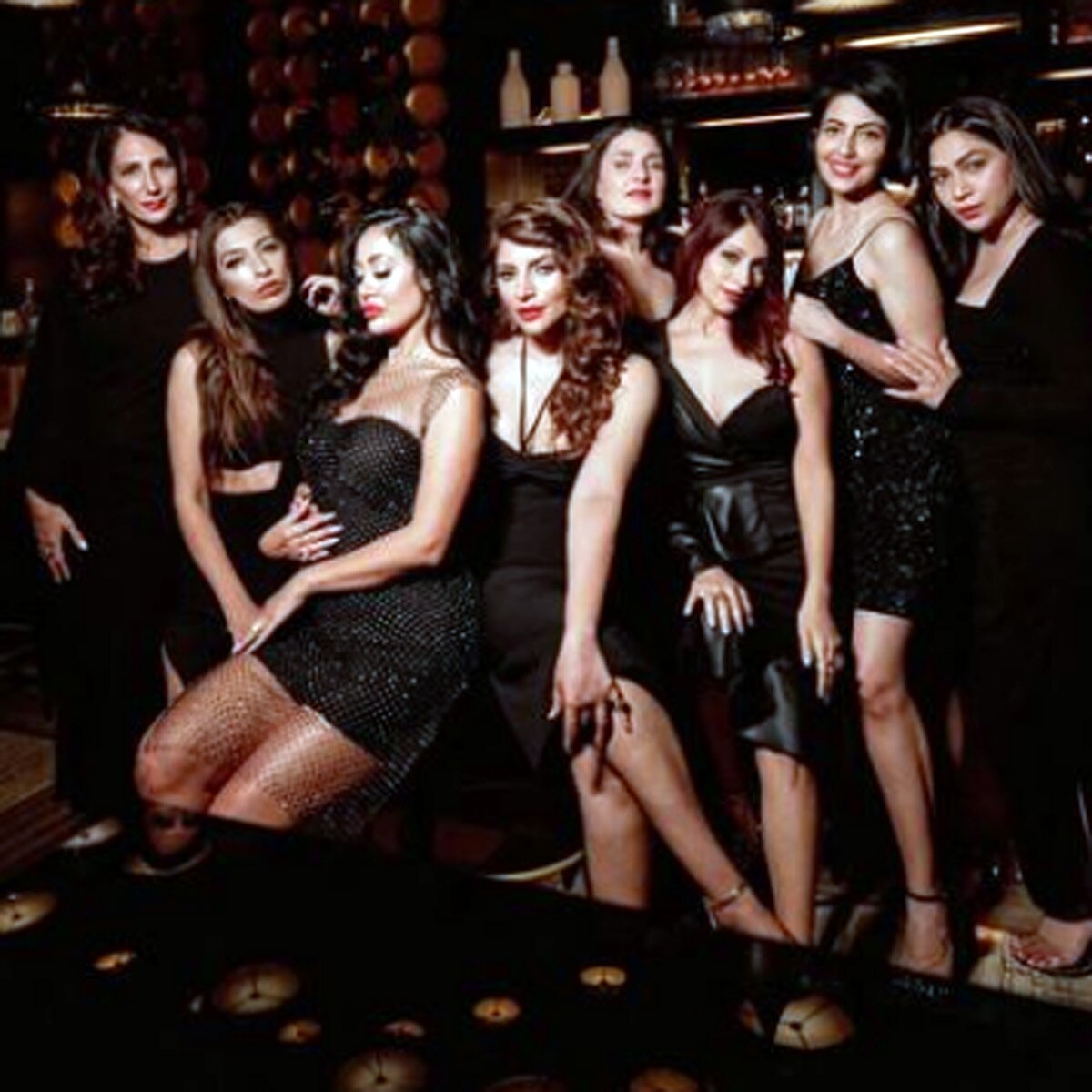 शमा सिकंदर अपने दोस्तों के साथ