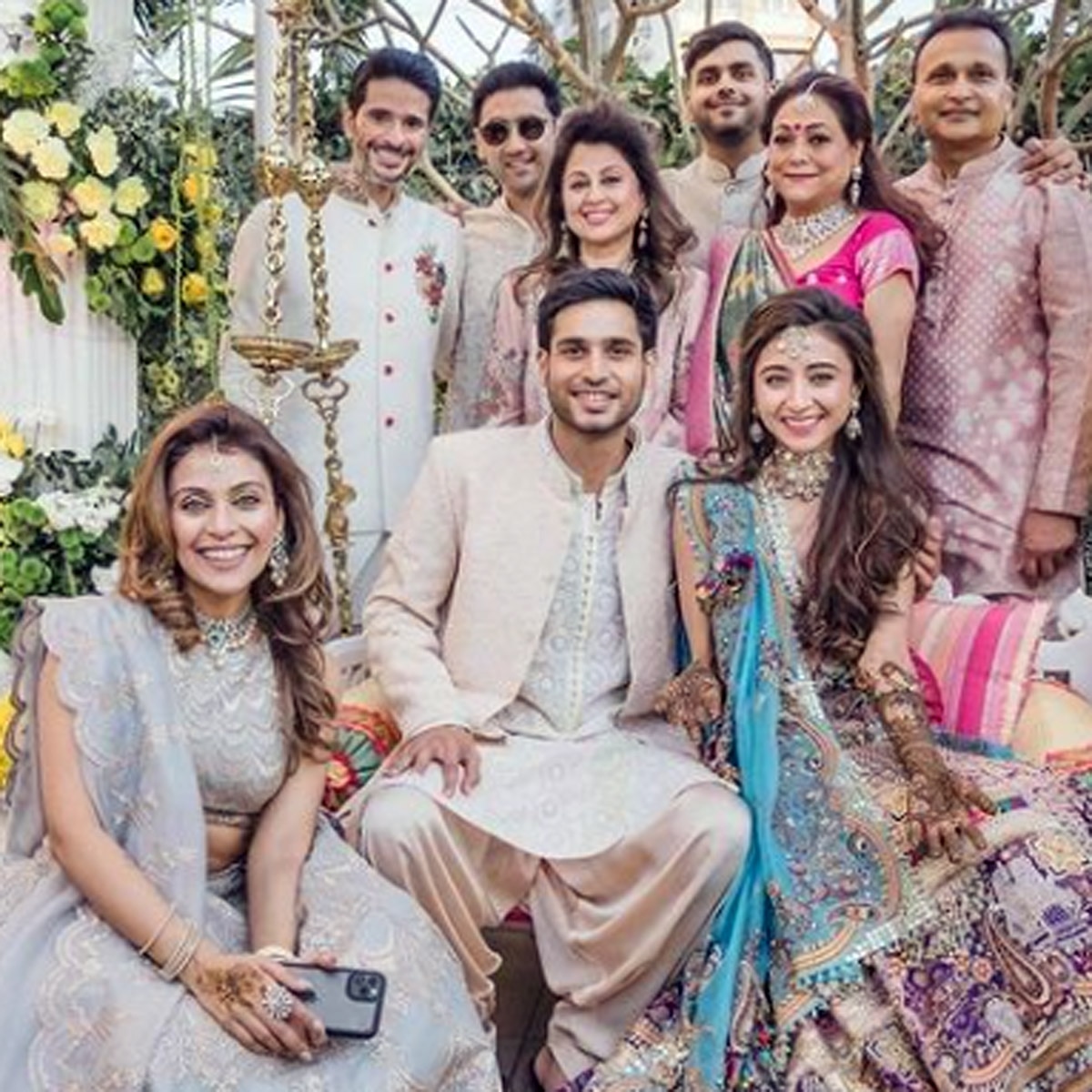 टीना अंबानी के बेटे की शादी
