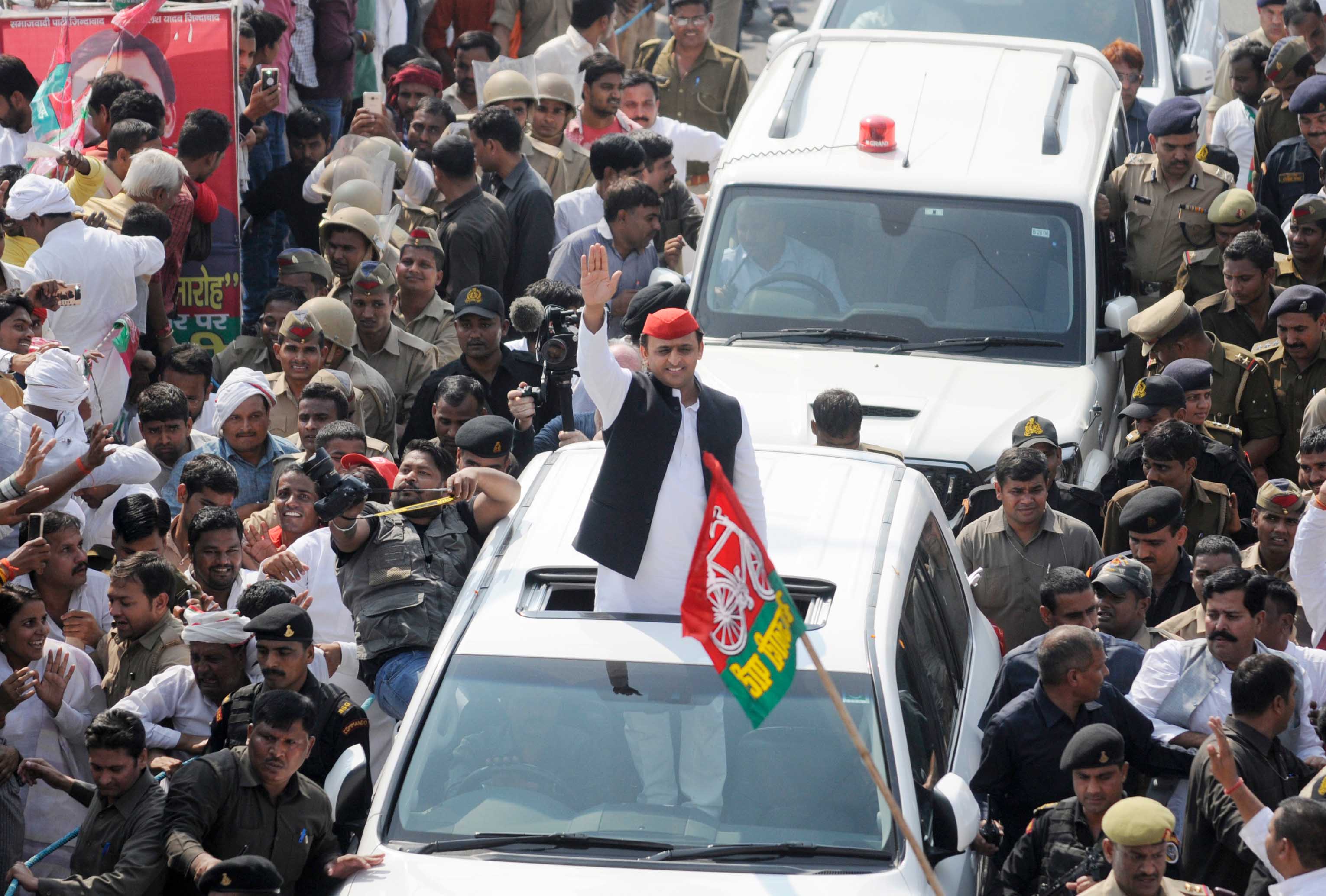 अखिलेश को पंसद है Pajero