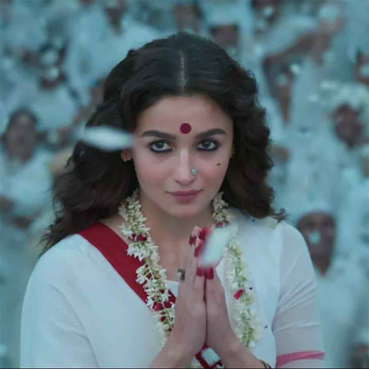 आल‍ि‍या भट्ट (गंगूबाई काठ‍ियावाड़ी) 