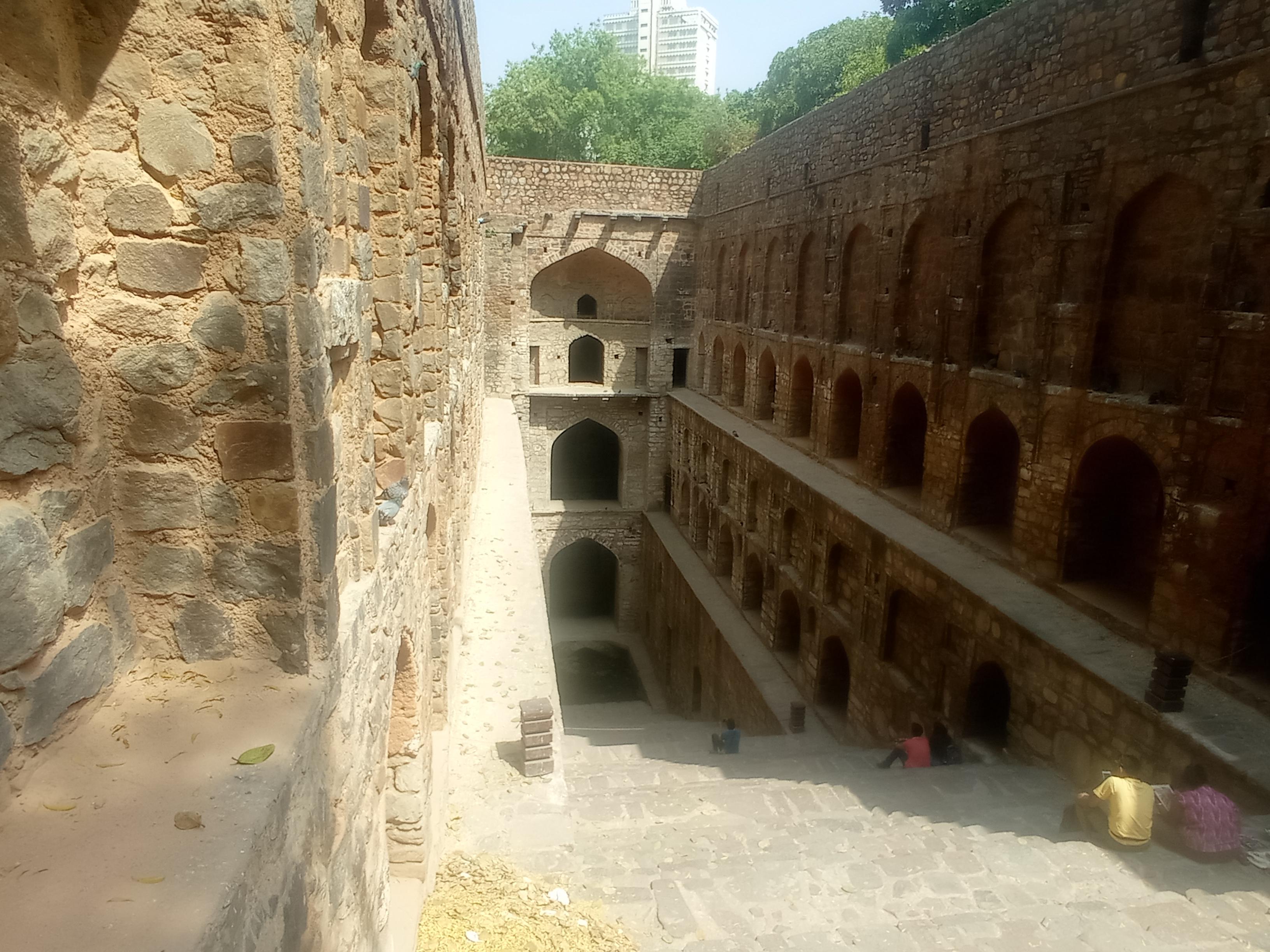 दिल्ली सरकार ने कराया जीणोद्धार