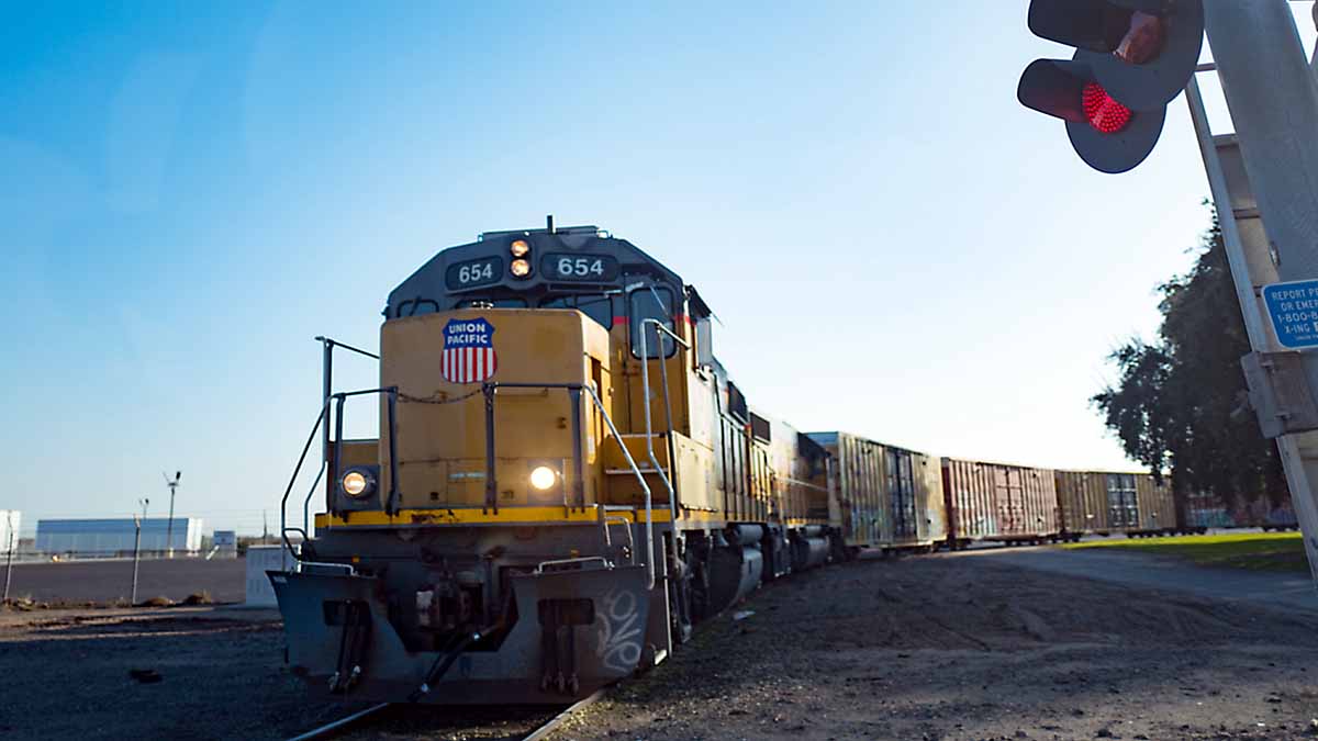 worlds first infinity train