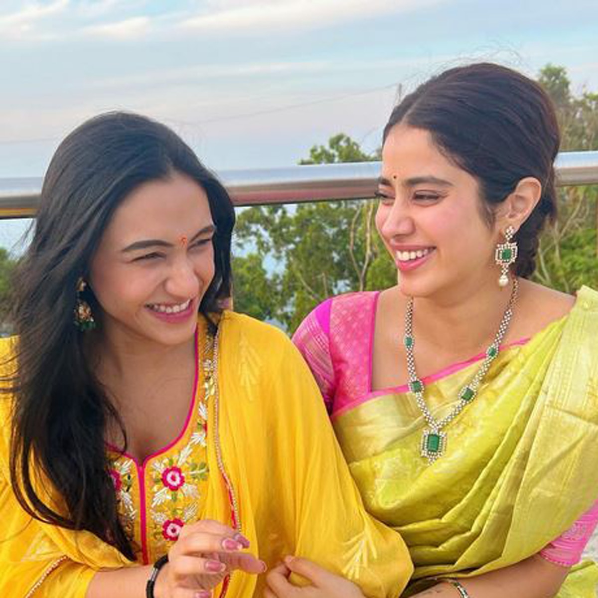 दोस्त संग जाह्नवी कपूर