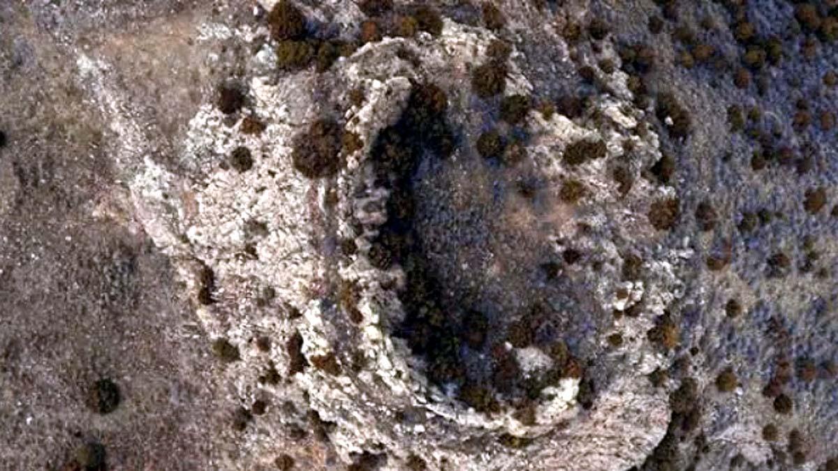  Wyoming 30 impact craters formed by one meteorite asteroid 