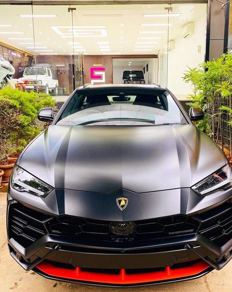 जूनियर एनटीआर के गैरेज में भी खड़ी Lamborghini