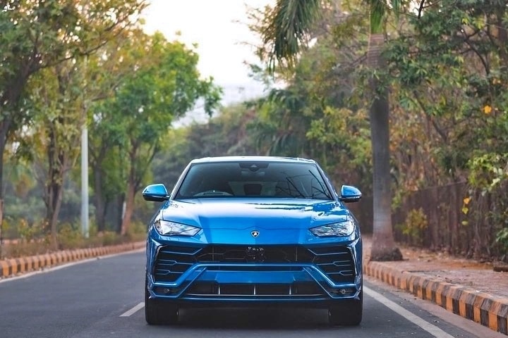 Rohit Sharma की Lamborghini नीले रंग की