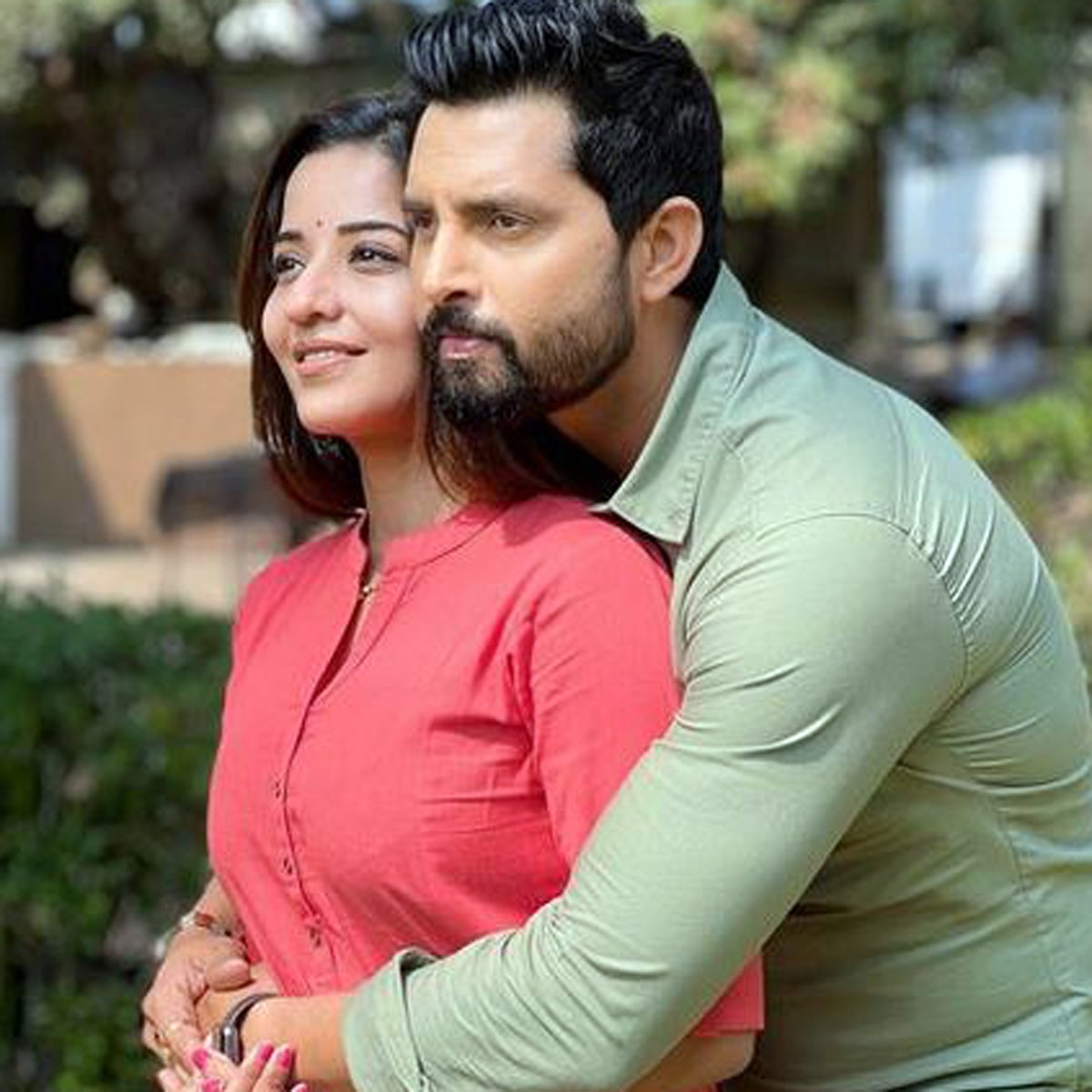 विक्रांत संग मोनालिसा