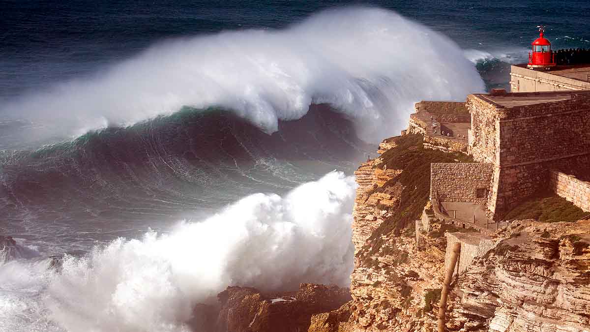 Nazaré waves Portugal