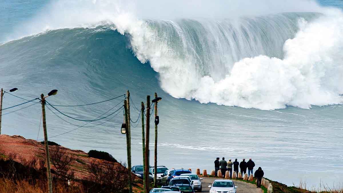 Nazaré waves Portugal