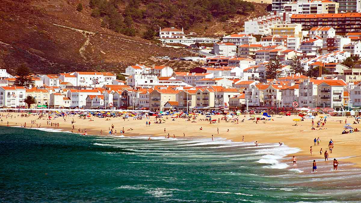 Nazaré waves Portugal
