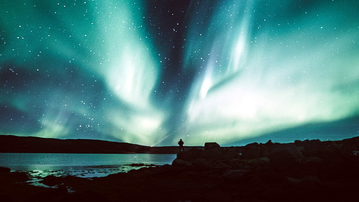 NASA Rocket fly in active aurora