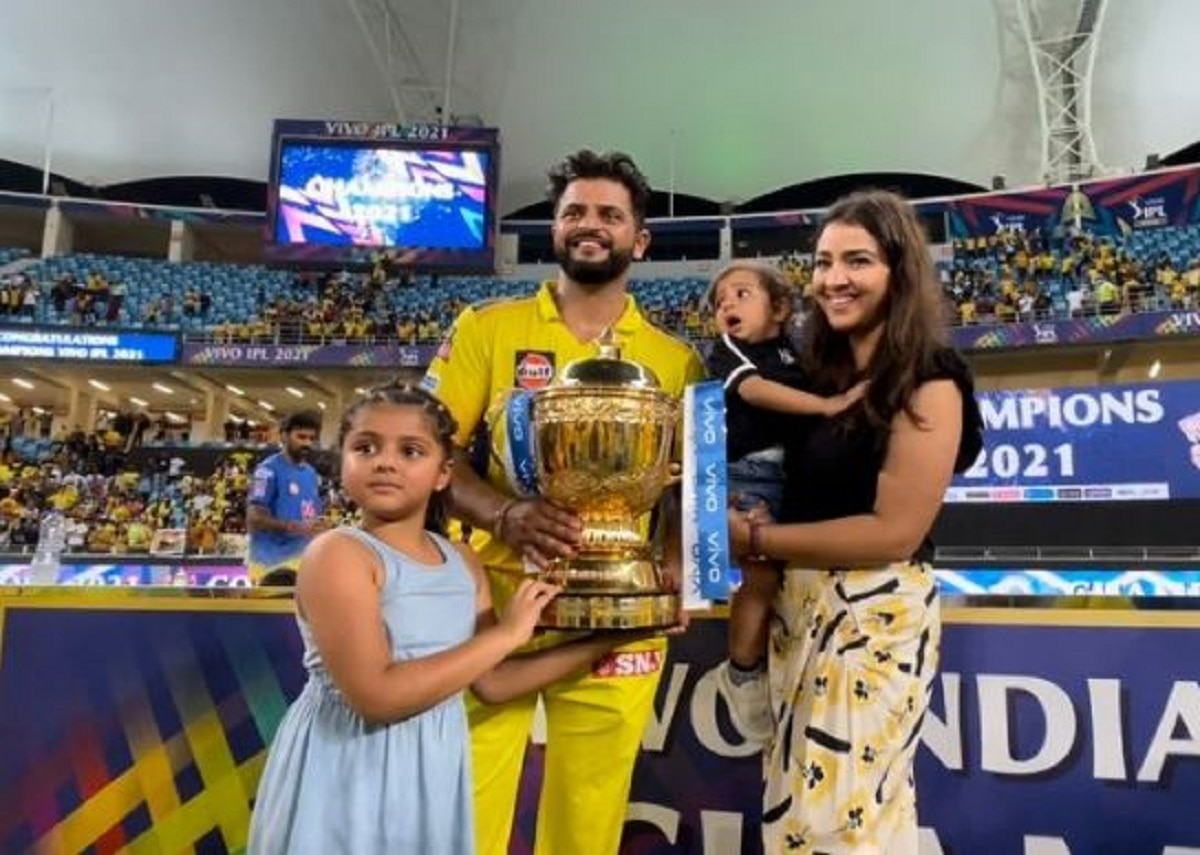 Suresh Raina with family (Instagram)