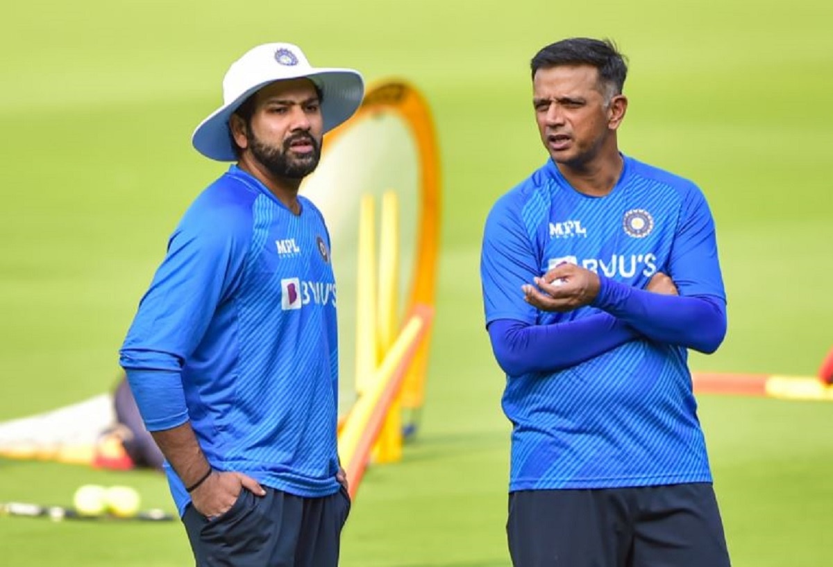 Rohit Sharma with Rahul Dravid (PTI)