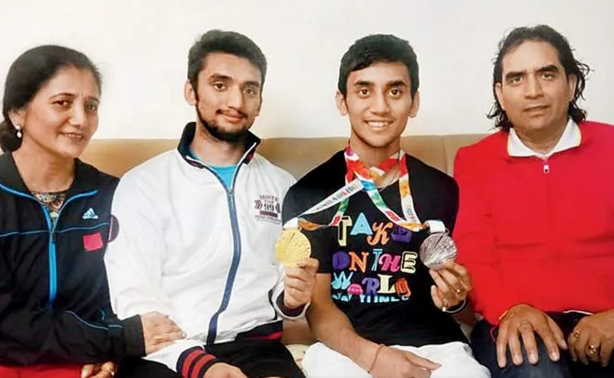 Lakshya Chirag and his father