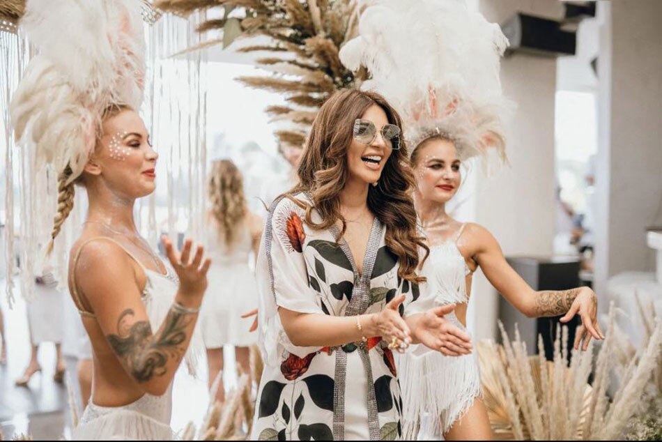 शमा सिकंदर-James Milliron