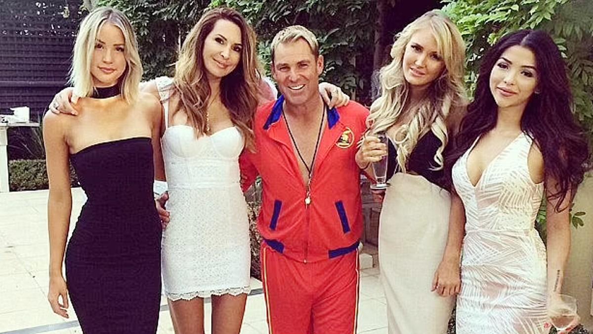 Shane Warne Love Life: शेन वॉर्न की लव लाइफ ने हमेशा बटोरी सुर्खियां, एक्ट्रेस से लेकर मॉडल तक से जुड़ा नाम