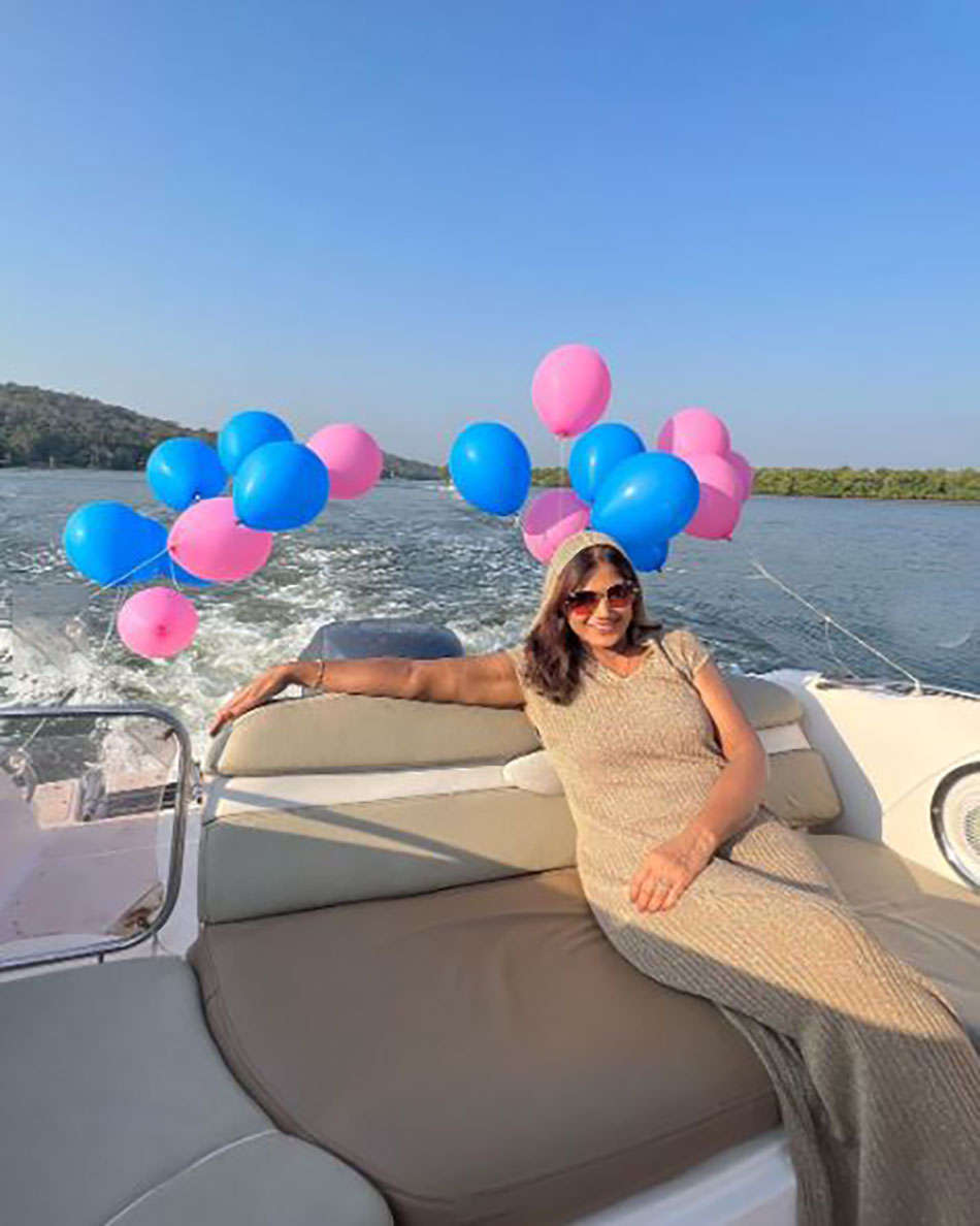 न‍िया शर्मा की मां ऊषा शर्मा 