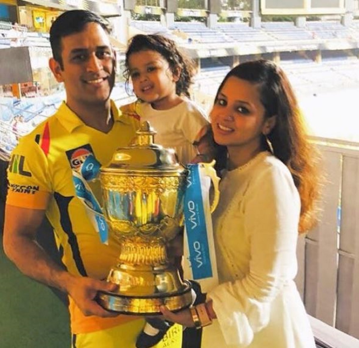 MS Dhoni with his family (instagram)