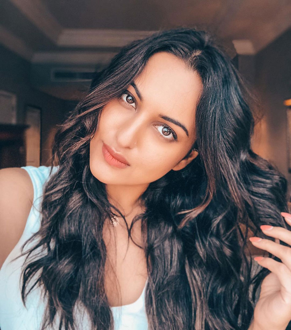 सोनाक्षी सिन्हा