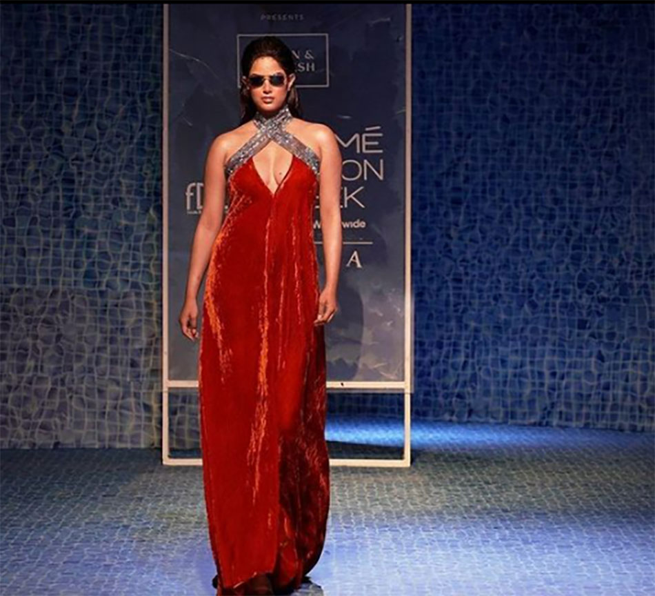 हरनाज संधू