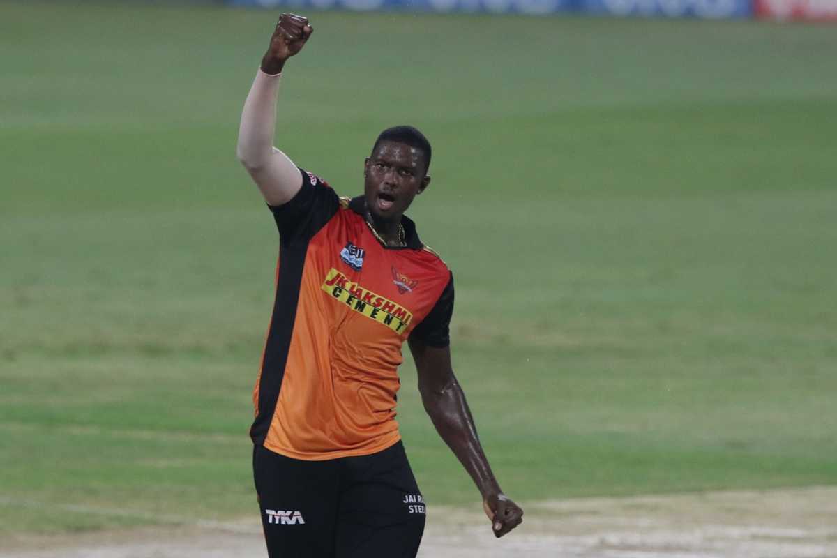 Jason holder IPL 2022 आते ही छा गए जेसन होल्डर, बल्लेबॉल से मचाया धमाल, ऑक्शन में मिले थे 8.75