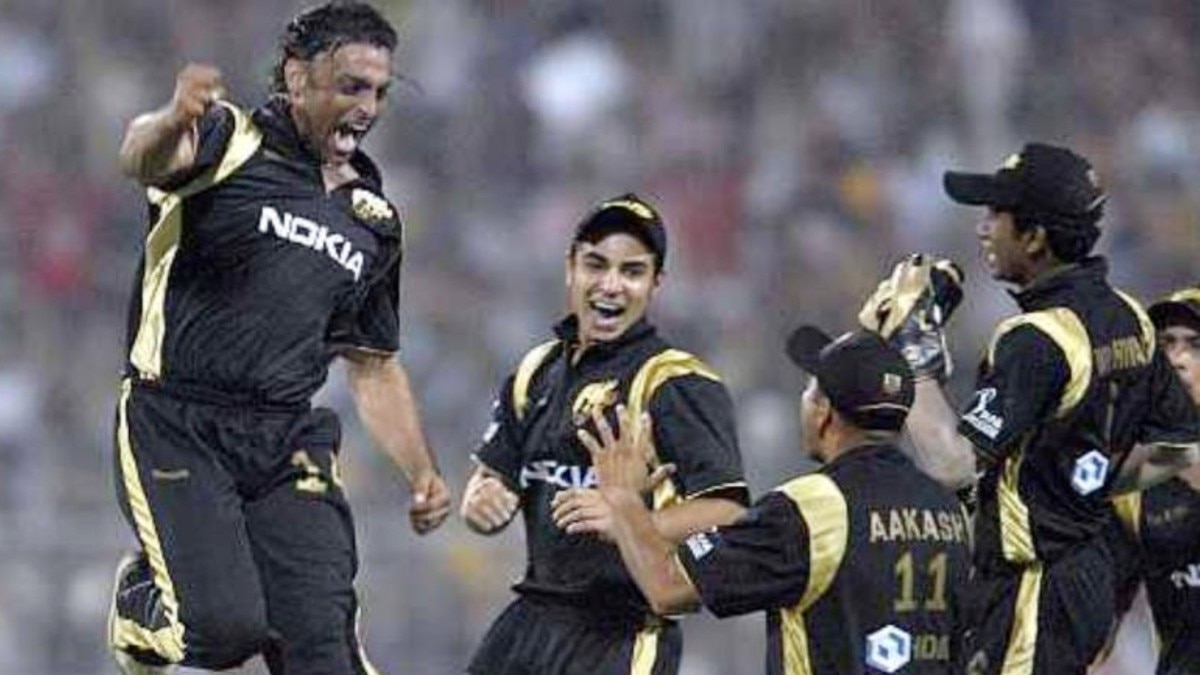 shoaib akhtar and salman butt in KKR