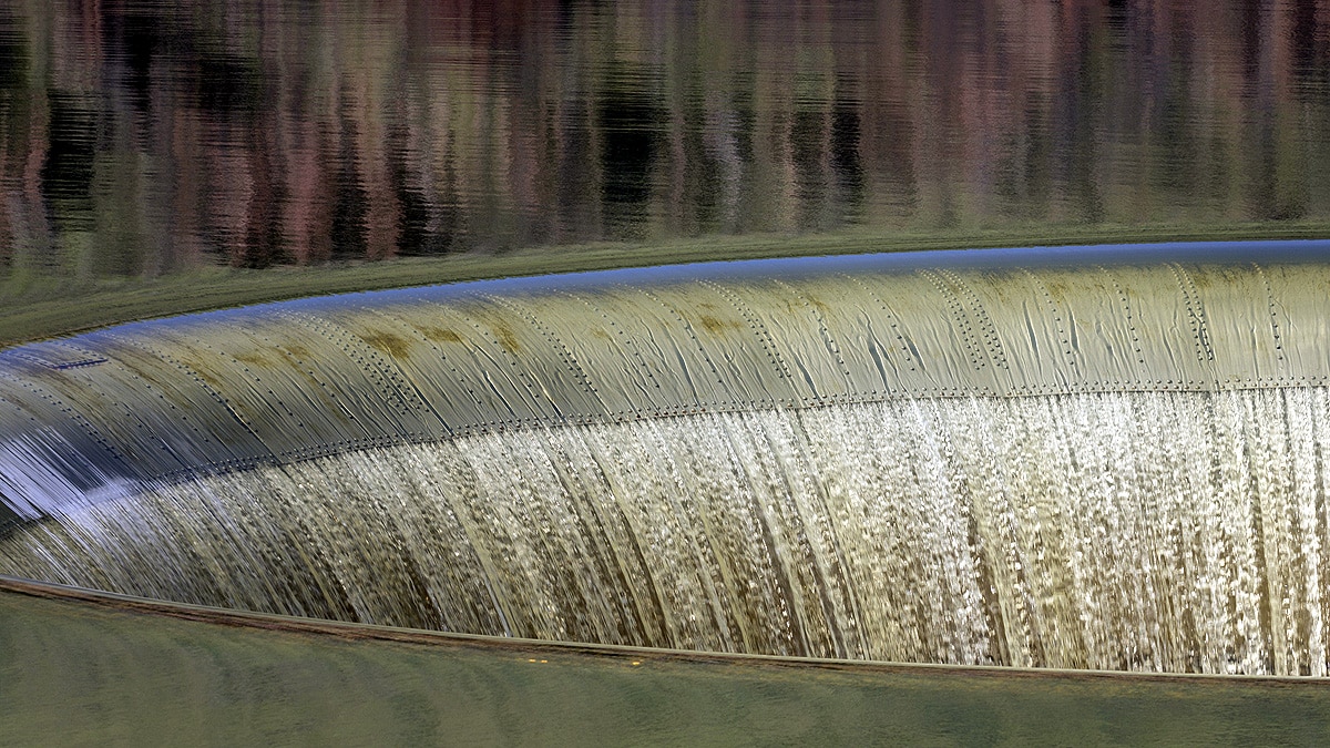 Bizarre whirlpool glory hole