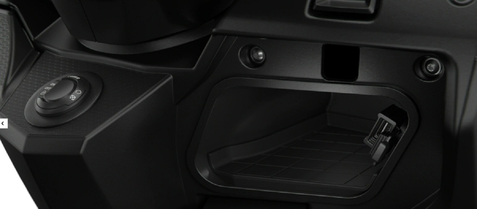 स्कूटर में स्टोरेज है शानदार